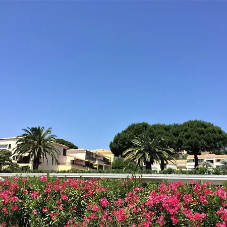 Les Jardins D'ys-8 By Interhome Daire